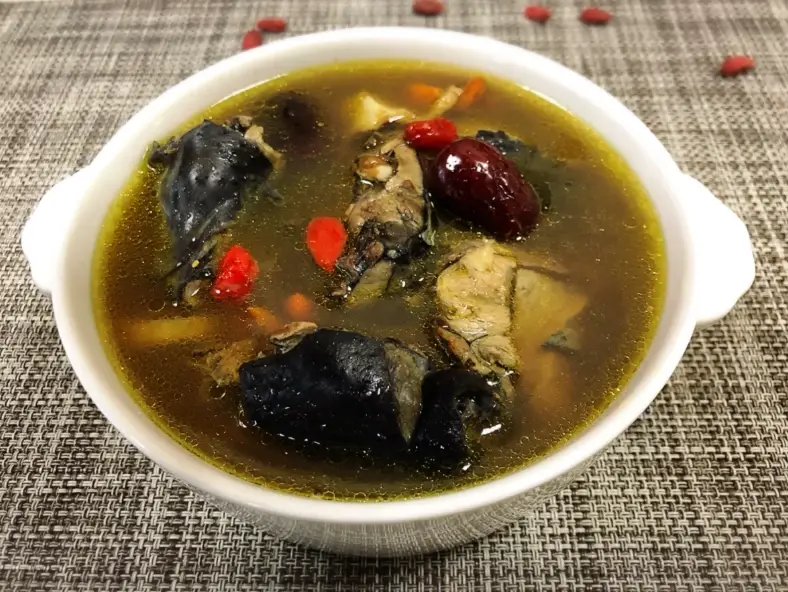 何首烏雞湯食譜